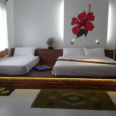 ניאונגשווה Thanakha Inle Hotel חדר תמונה