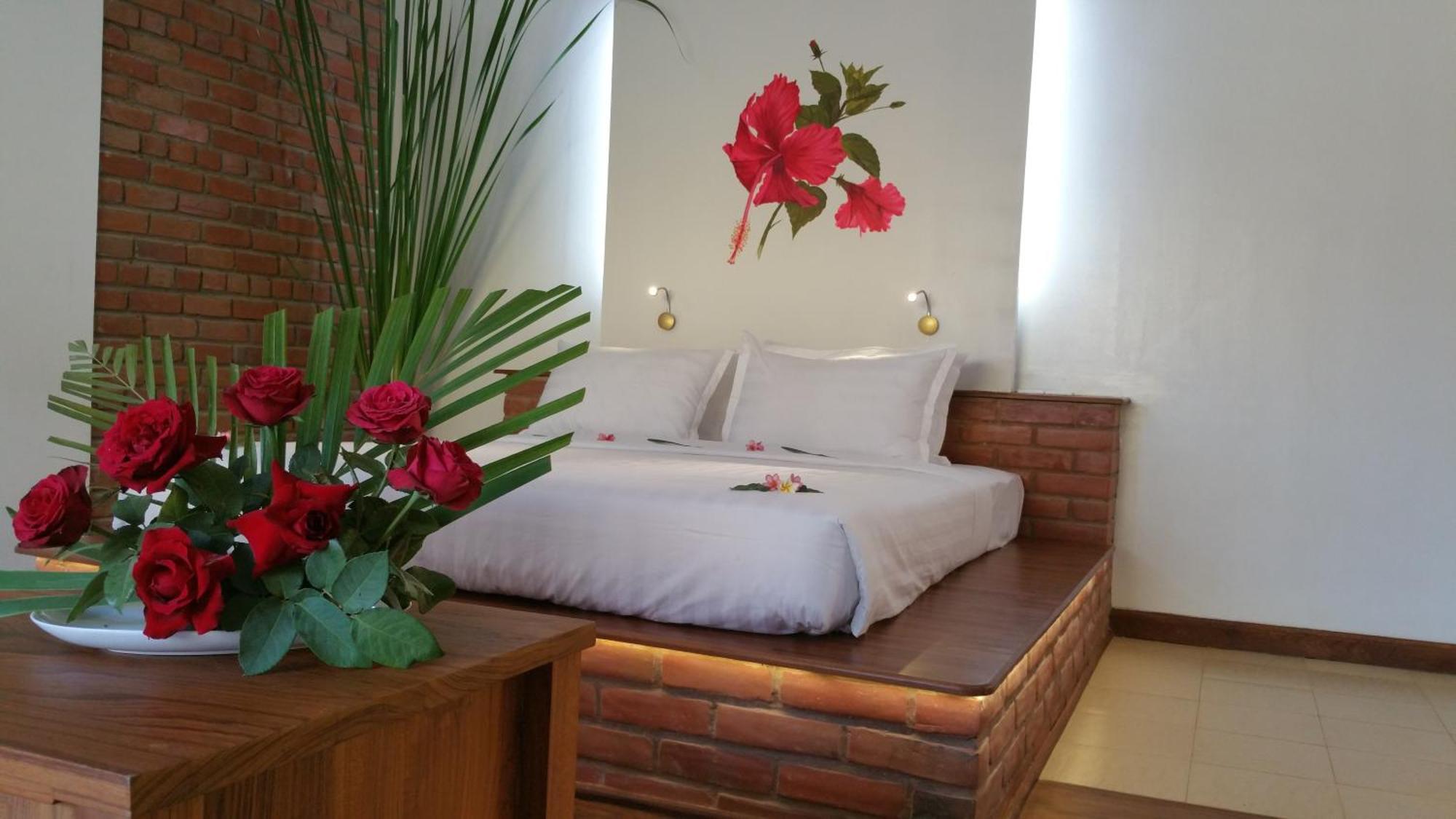 ניאונגשווה Thanakha Inle Hotel חדר תמונה