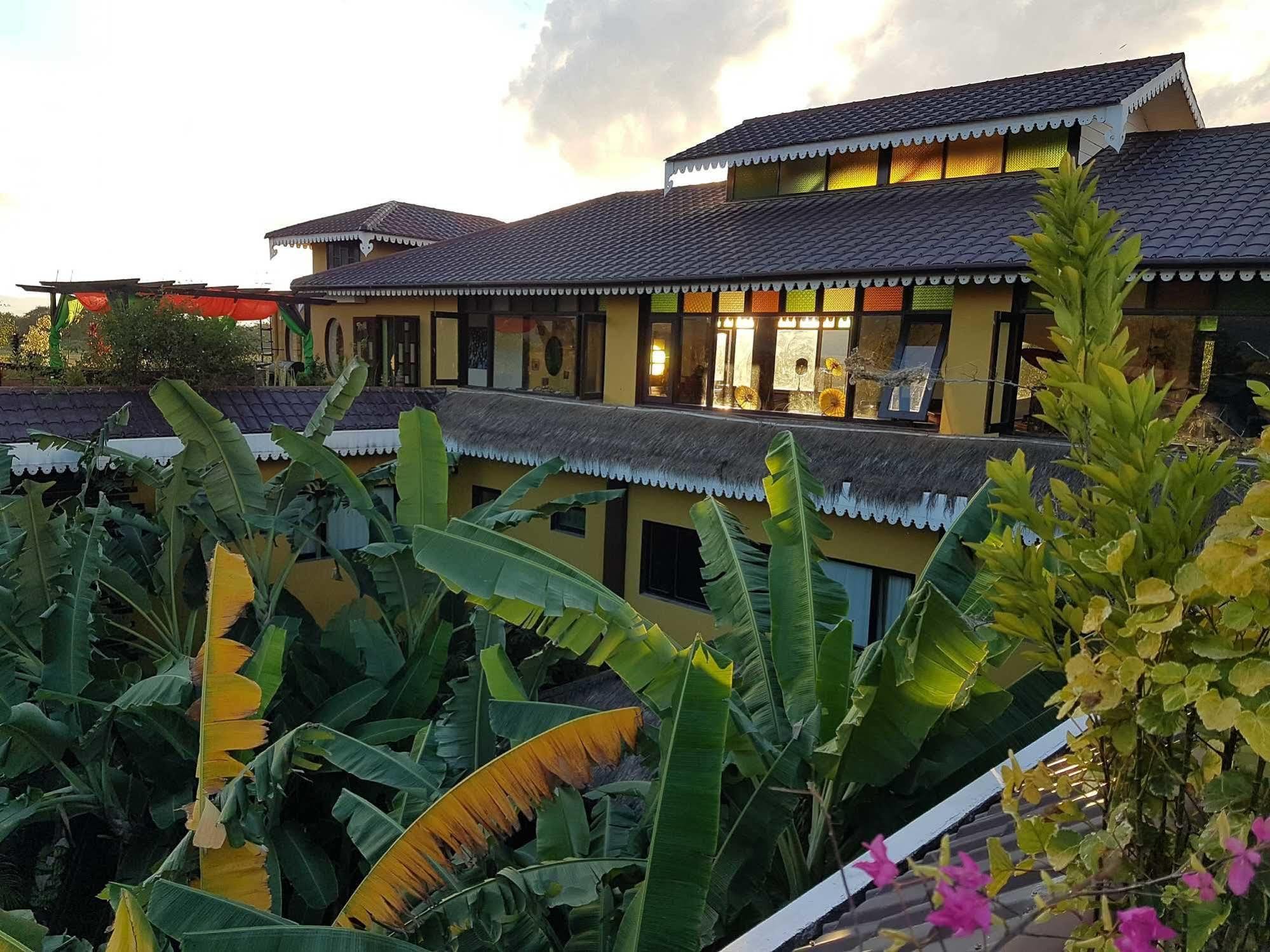 ניאונגשווה Thanakha Inle Hotel מראה חיצוני תמונה