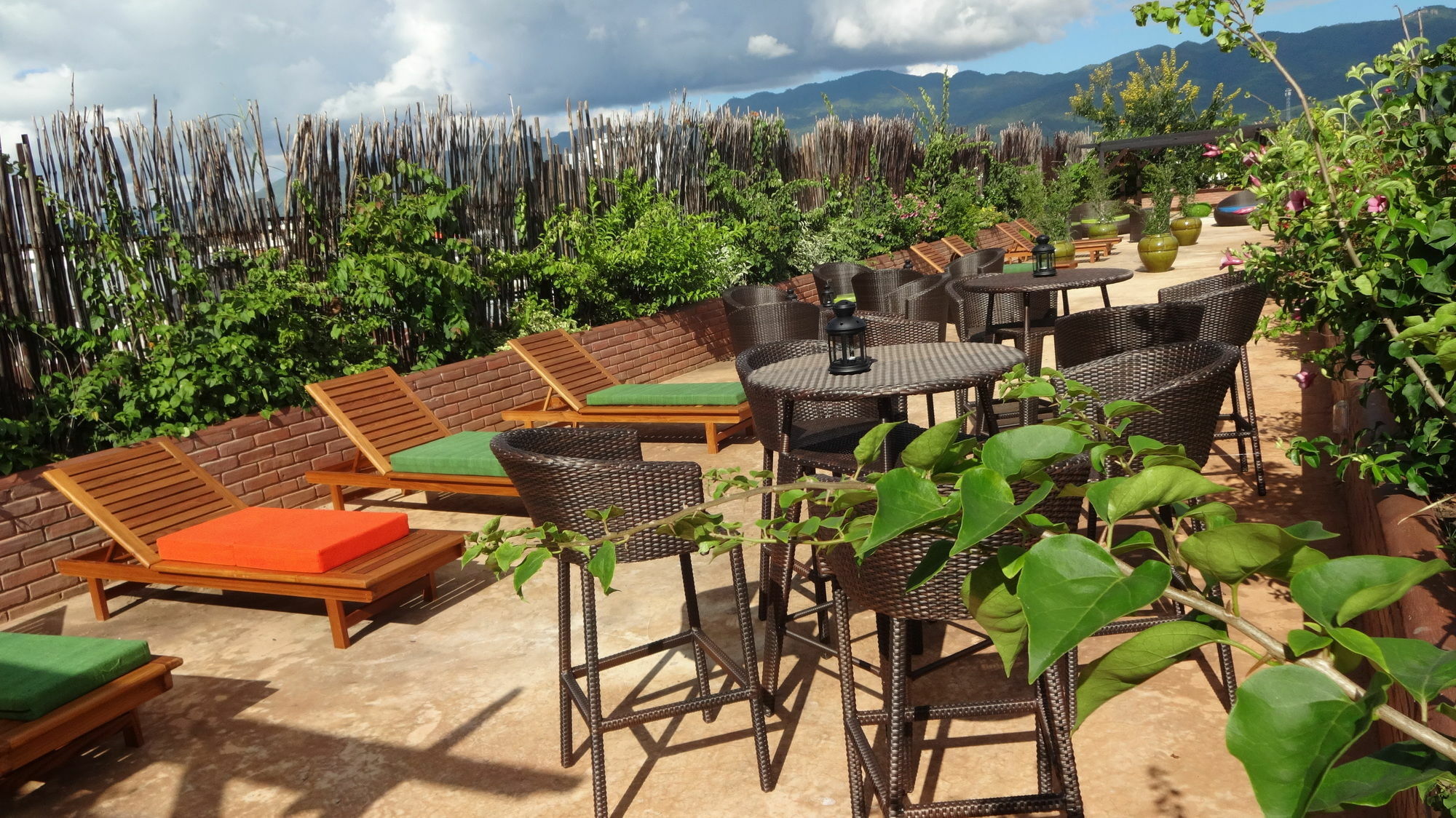 ניאונגשווה Thanakha Inle Hotel מראה חיצוני תמונה